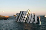 Лайнер 'Costa Concordia' сел на мель и завалился, Порто Санто Стефано, 14 января 2012 года