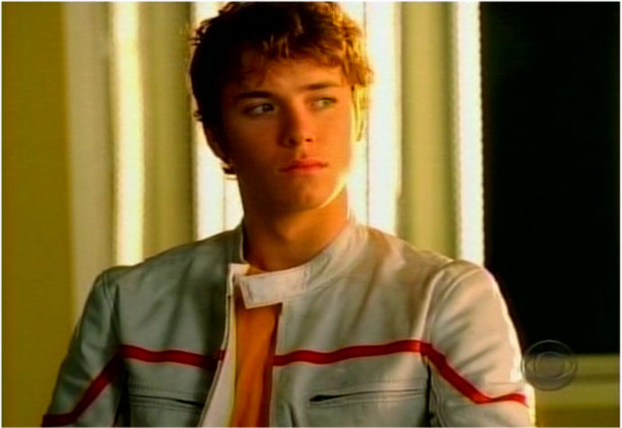 what kind of girls does jeremy sumpter like videos