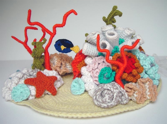 Crochet_Coral_Reef_by_meekssandygirl (700x518, 224Kb)