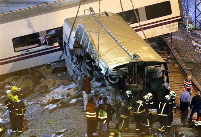 spain_tran_crash_17 (700x475, 271Kb)