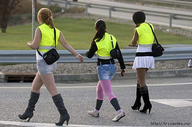 prostitutes-wearing-high-visibility-vests-in-els-alamus-spain-pic-rex-features-955142882 - копия (615x409, 138Kb)