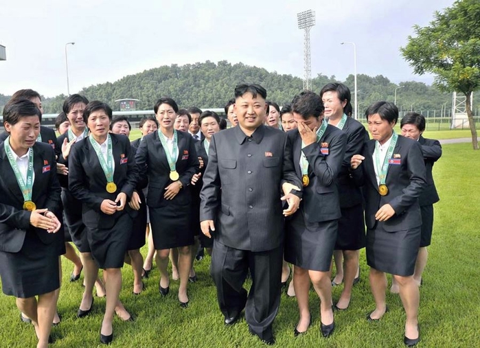 Ким Чен Ын и его поклонники