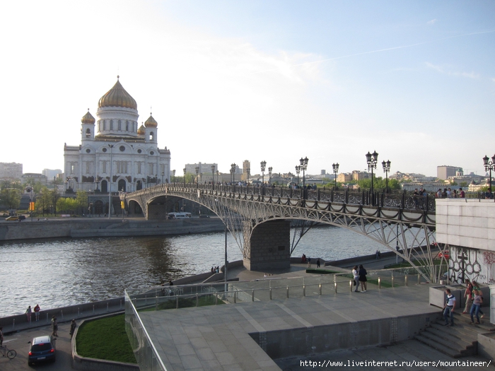 Храм Христа Спасителя и Патриарший мост