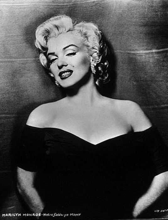 kinopoisk.ru-Marilyn-Monroe-392609 (535x700, 91Kb)