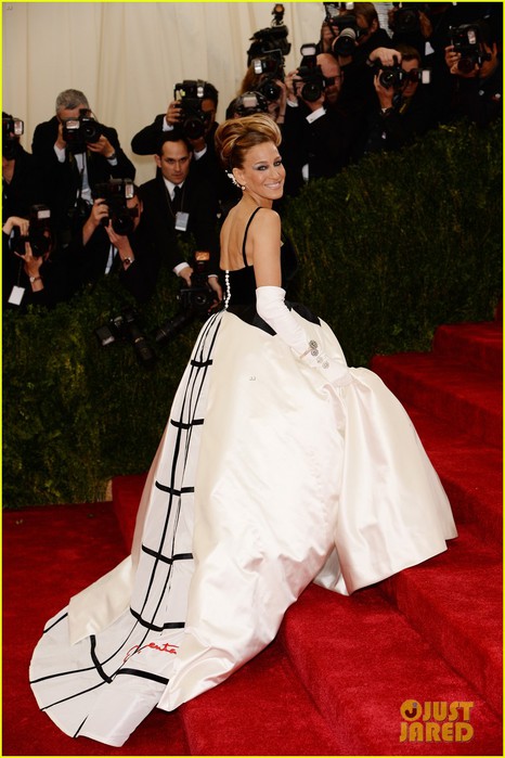 sarah-jessica-parker-met-ball-2014-06 (466x700, 85Kb)