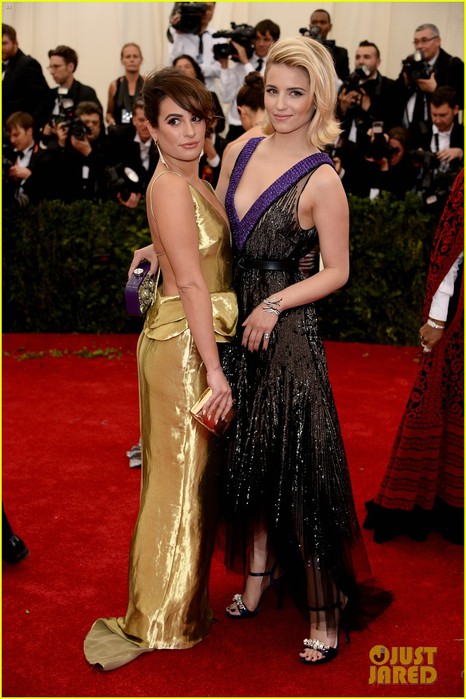 lea-michele-dianna-agron-met-ball-2014-01 (466x700, 97Kb)