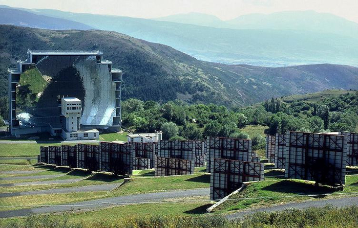 Solar furnace 1 (700x446, 378Kb)