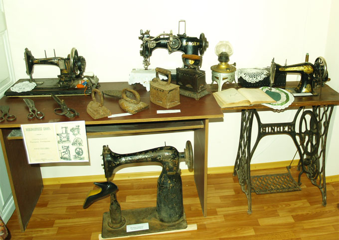 старые швейные машины 
