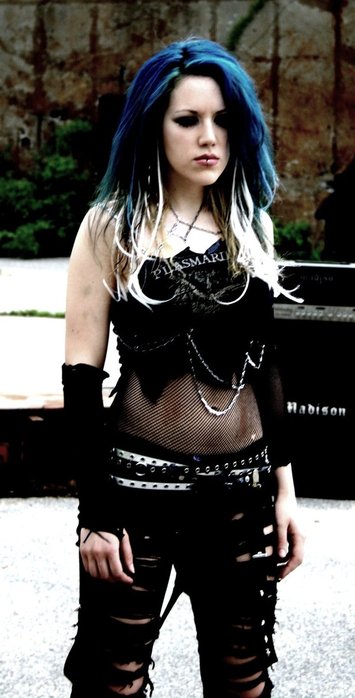 alissa white gluz. Alissa White-Gluz (The Agonist