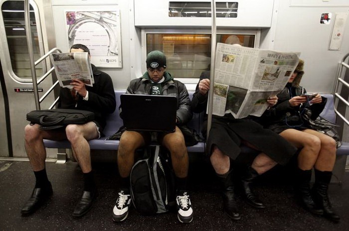 День в метро без штанов (9 фото агентства Reuters)