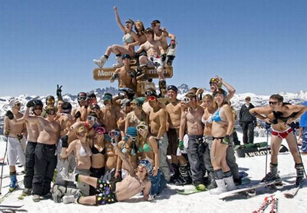 skiing-in-bikinis-16