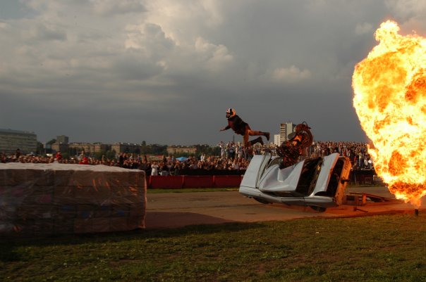 Лучшие трюки мира - крутой фестиваль в Москве (604x401, 43Kb)