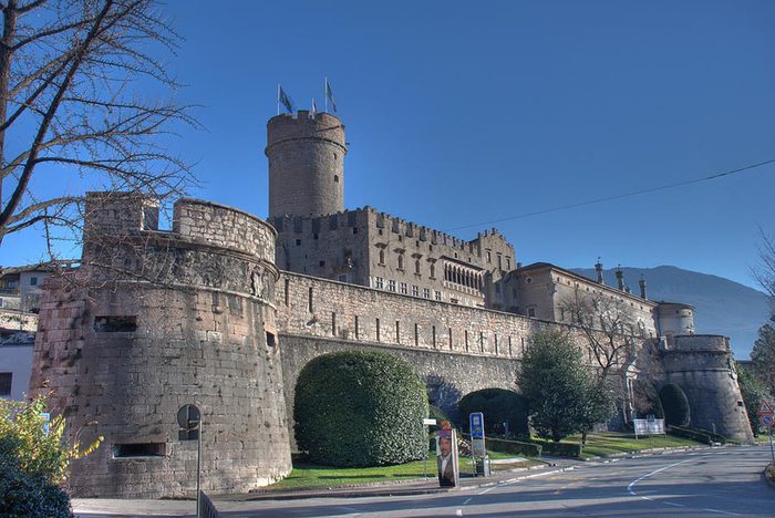 CASTELLO-DEL-BUONCOSIGLIO-Trento (700x468, 77Kb)