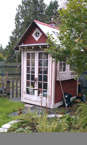 charming-shed (306x512, 216Kb)