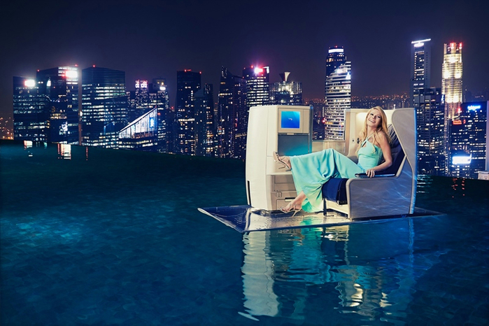gwyneth-airlines-29oct14-04 (700x466, 358Kb)