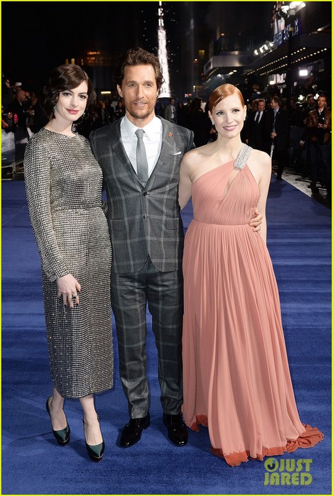 anne-hathaway-jessica-chastain-sandwich-matthew-mcconaughey-interstellar-09 (469x700, 111Kb)