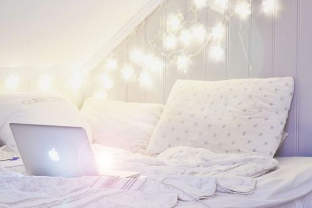 how-to-use-string-lights-for-your-bedroom-ideas-30 (640x426, 107Kb)