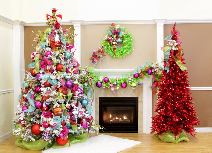 interesting-about-colorful-christmas-tree-decorating-ideas-with-red-christmas-tree-and-beautiful-accessories-with-winsome-christmas-ball-with-some-color-915x661 (700x505, 164Kb)