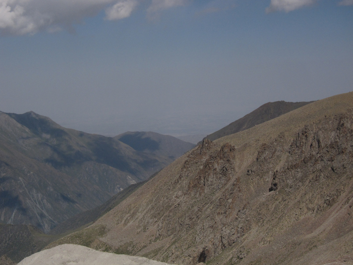 Взгляд на долину Ала-Арчи сверху