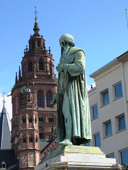 Mainz_Gutenbergdenkmal_und_Dom (525x700, 338Kb)