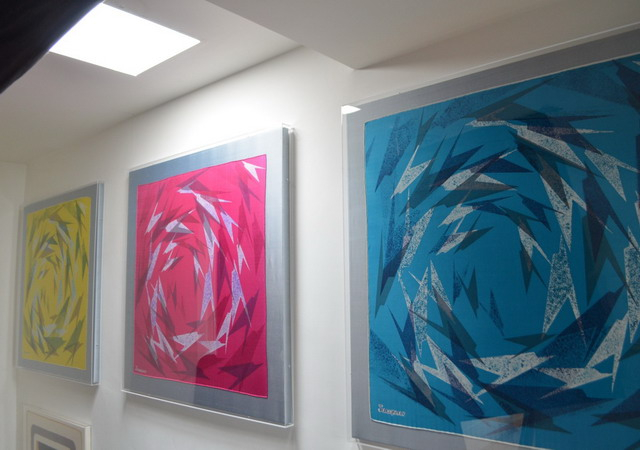 framed-silk-scarves-as-wall-art4-6 (640x450, 198Kb)