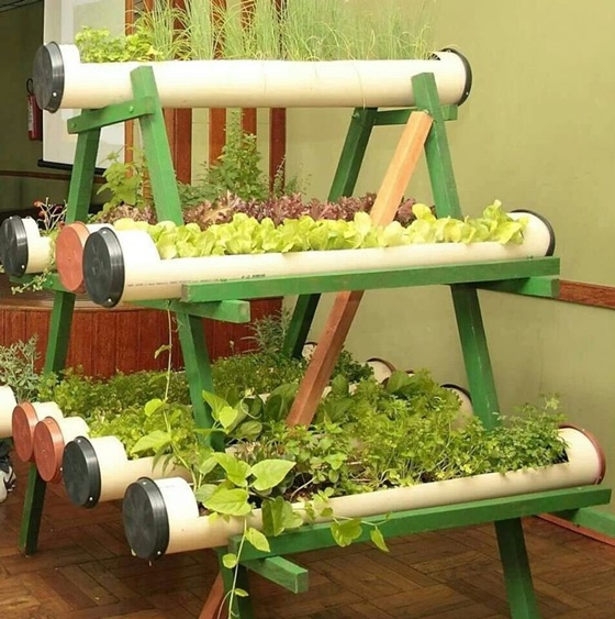 FabArtDIY-PVC-Gardening-Ideas-and-Projects-PVC-Verticle-Planter3 (560x563, 309Kb)