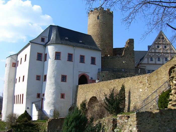 Крепость Шарфенштайн (нем. Burg Scharfenstein) 84678