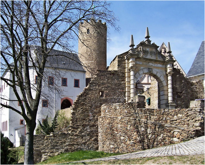 Крепость Шарфенштайн (нем. Burg Scharfenstein) 97527