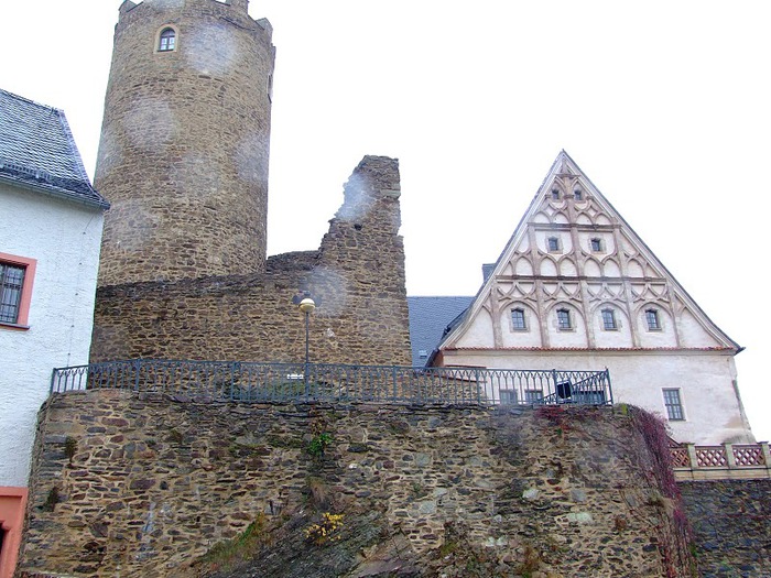 Крепость Шарфенштайн (нем. Burg Scharfenstein) 14448