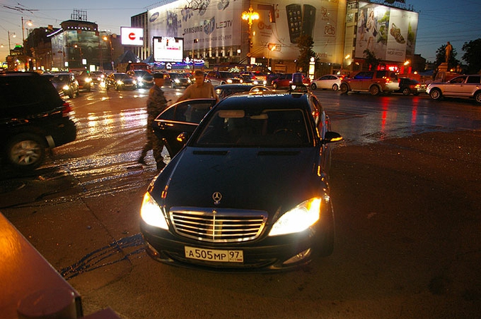 ДТП с участием автомобиля с мигалкой на Тверской, Москва, 18 мая 2010 года.