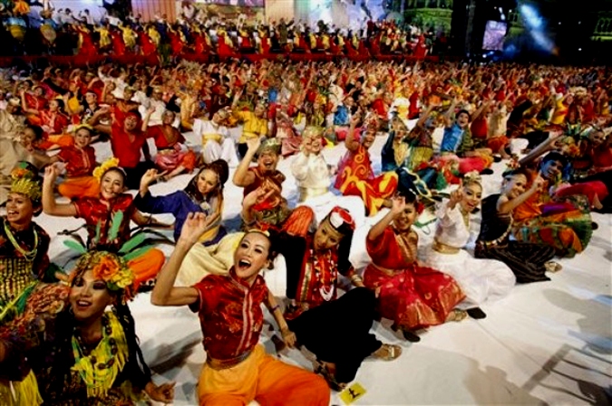 Фестиваль Цвета Малайзии (Colours of Malaysia festival), Куала-Лумпуре, 22 мая 2010 года.