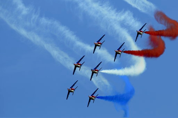 Авиашоу французской команды высшего пилотажа 'Патруль де Франс' ('Patrouille de France'), Салон-де-Прованс, 25 мая 2010 года.