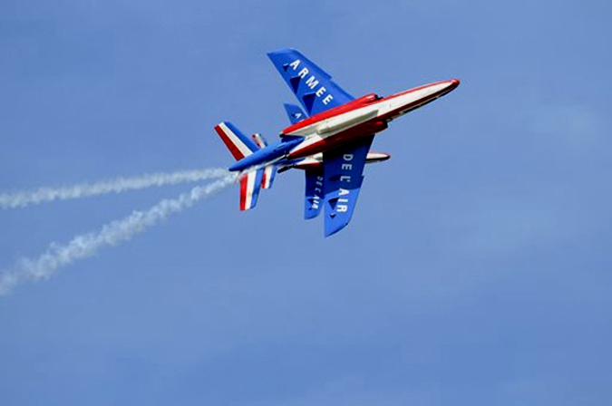 Авиашоу французской команды высшего пилотажа 'Патруль де Франс' ('Patrouille de France'), Салон-де-Прованс, 25 мая 2010 года.