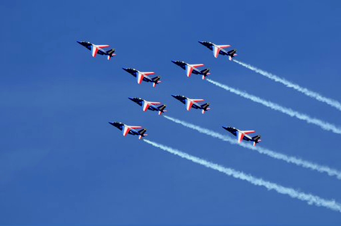 Авиашоу французской команды высшего пилотажа 'Патруль де Франс' ('Patrouille de France'), Салон-де-Прованс, 25 мая 2010 года.