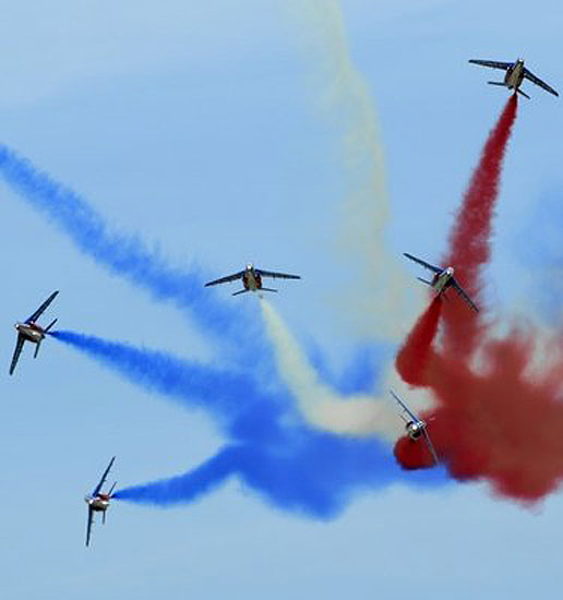 Авиашоу французской команды высшего пилотажа 'Патруль де Франс' ('Patrouille de France'), Салон-де-Прованс, 25 мая 2010 года.