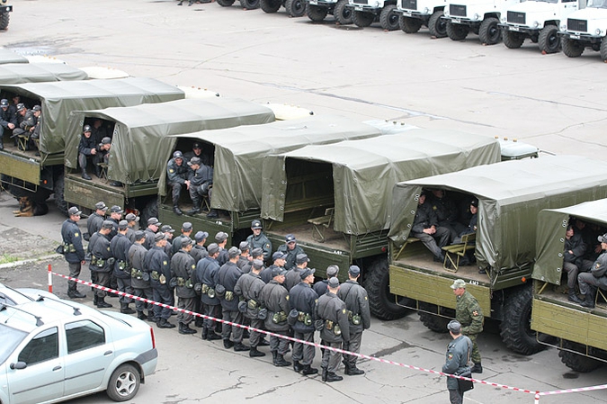 В неблагоприятных погодных условиях  прошел День пограничника, Москва, 28 мая 2010 года.