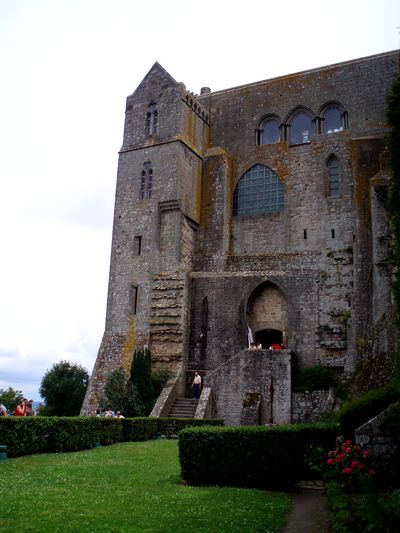 Аббатство Мон-Сен-Мишель (Mont Saint-Michel) (400x533, 40Kb)