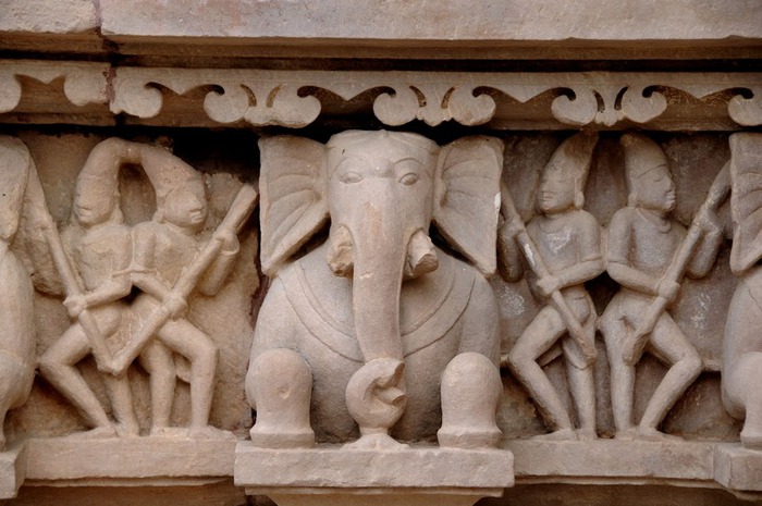 ИНДИЯ: Храмы Кхаджурахо (The Temples of Khajuraho) 95843