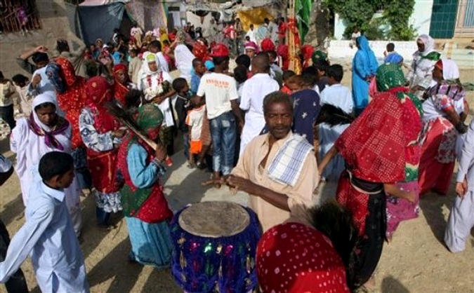 Фестиваль крокодила 'Шиди Мела' (Crocodile festival 'Sheedi MelA'), Карачи, 13 июня 2010 года.