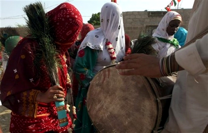 Фестиваль крокодила 'Шиди Мела' (Crocodile festival 'Sheedi MelA'), Карачи, 13 июня 2010 года.