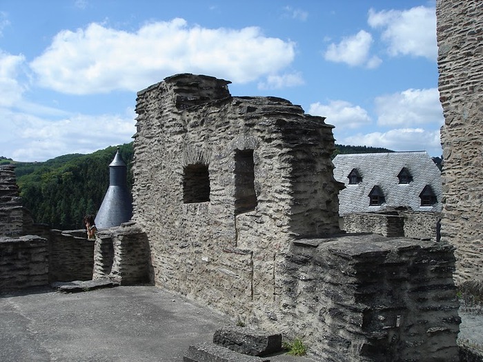 Le chateau de Bourscheid - ЗАМОК Буршейд 24192