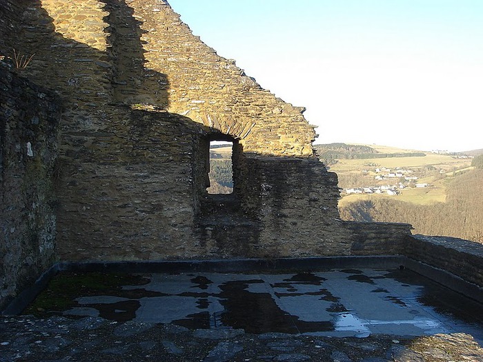 Le chateau de Bourscheid - ЗАМОК Буршейд 34927