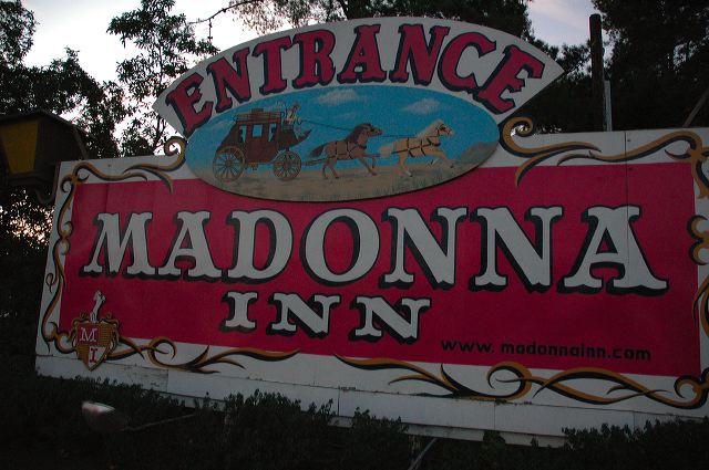 Отель Madonna Inn - Фантазии без границ 83595