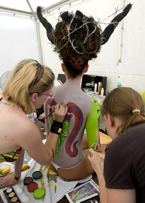 Всемирный фестиваль бодиарта (World Bodypainting Festival) в Seeboden, Австрия, 16 июля 2010 года.