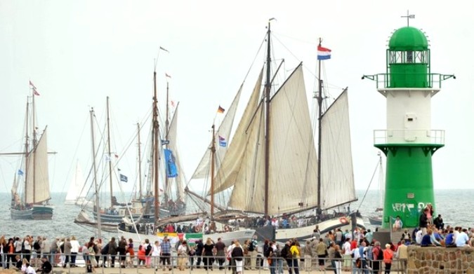 Hanse Sail фестиваль в Варнемюнде около Росток на северо-востоке Германии, 7 августа 2010 года.