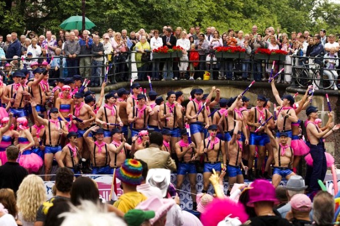 Ежегодный гей-парад в Амстердаме, Нидерланды, 7 августа 2010 года.