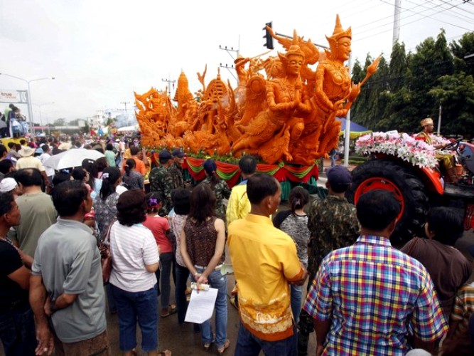 Фестиваль восковой скульптуры в Suphan Buri, 27 июля 2010 года.