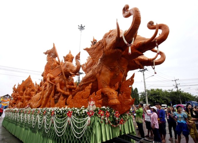 Фестиваль восковой скульптуры в Suphan Buri, 27 июля 2010 года.