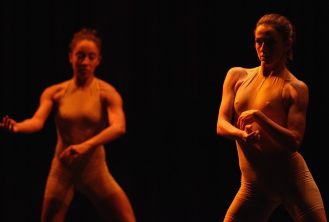 Бразильская компания танца на международном фестивале театра в Эдинбурге, Шотландия, 20 августа 2010 года.