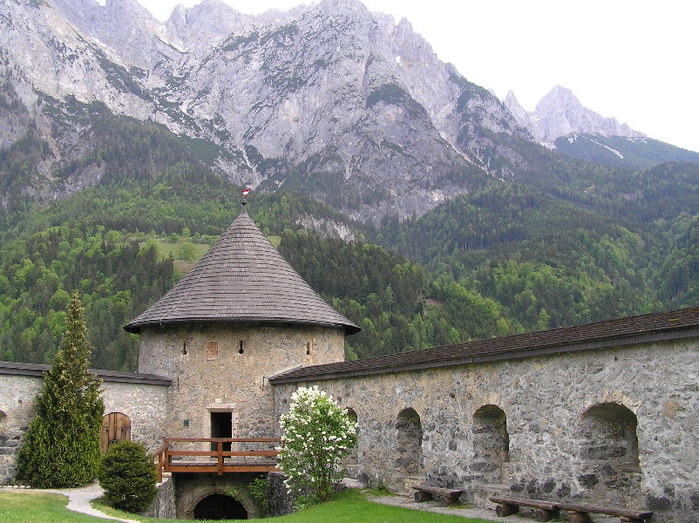 Замок Хоэнфервен (нем. Burg Hohenwerfen) 38616